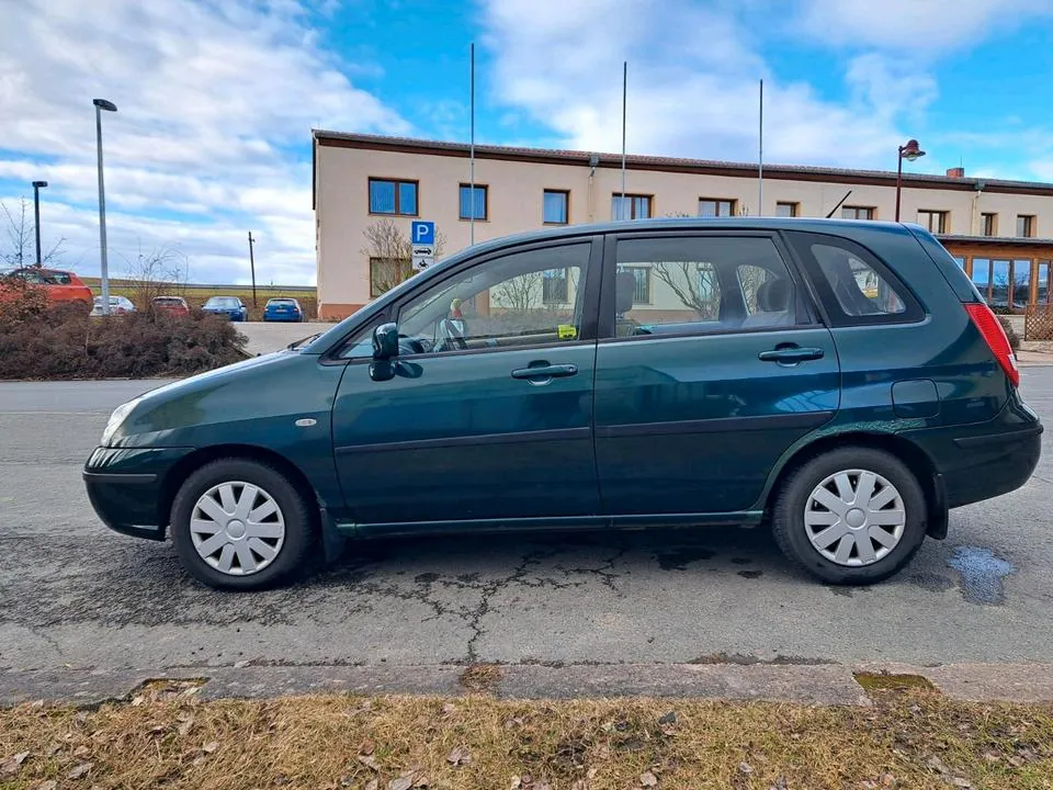 Suzuki Liana