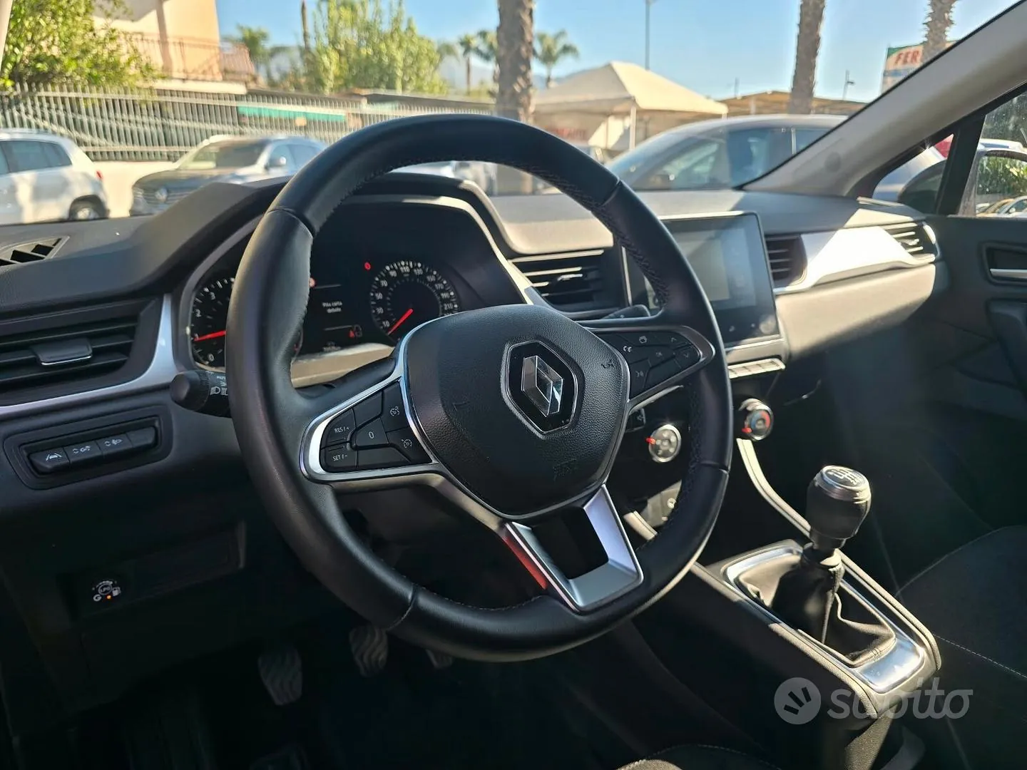 Renault Captur 2024 photo 3