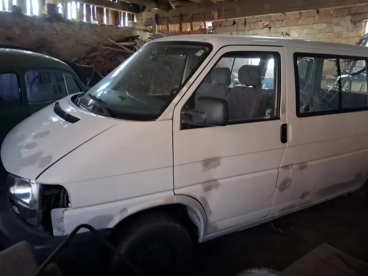 Volkswagen T4 1996 photo 2