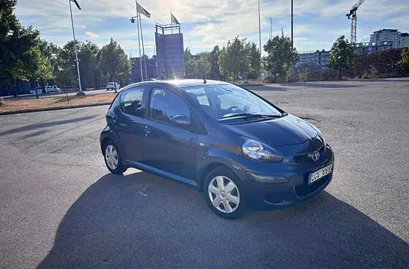 Toyota Aygo 2010 photo 2