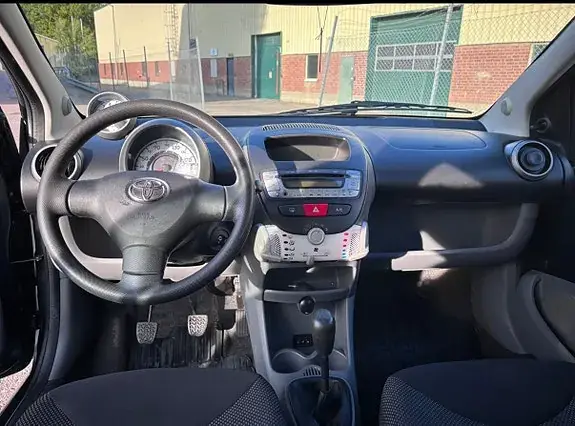Toyota Aygo 2010 photo 4