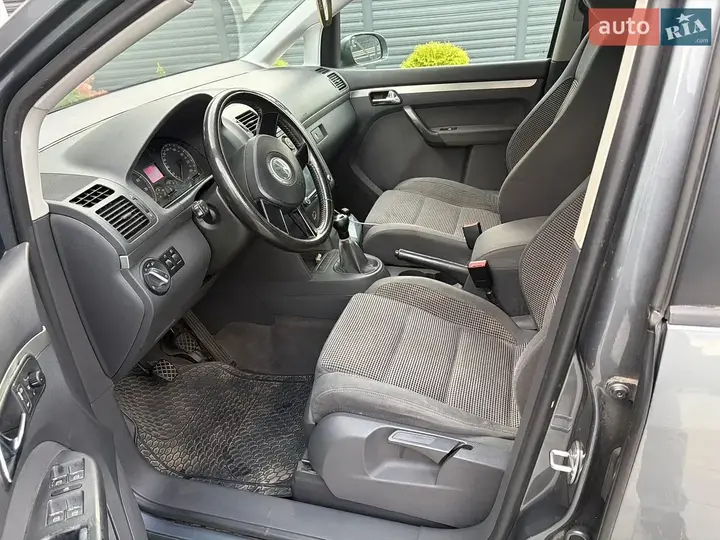 Volkswagen Touran 2004 photo 5