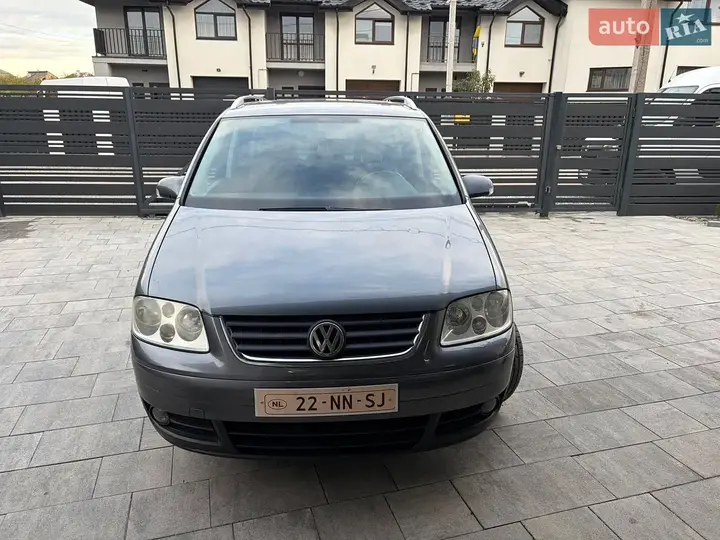 Volkswagen Touran 2004 photo 3