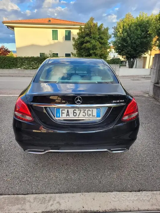 Mercedes-Benz C180