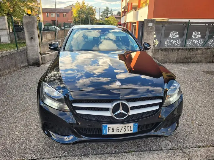 Mercedes-Benz C180 2015 photo 2