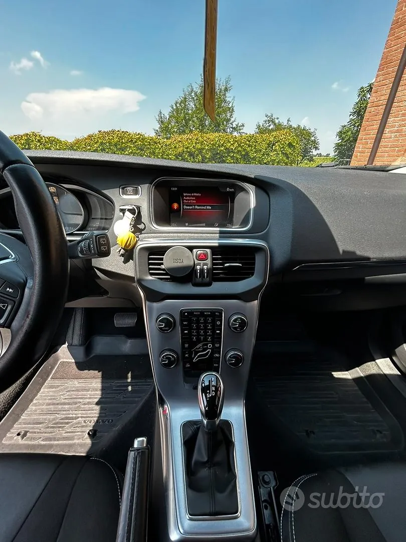 Volvo V40 2017 photo 4