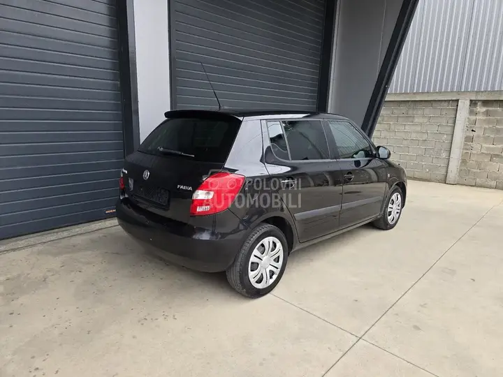 Skoda Fabia 2014 photo 5