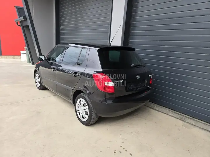Skoda Fabia 2014 photo 3
