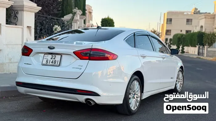 Ford Fusion 2013 photo 2