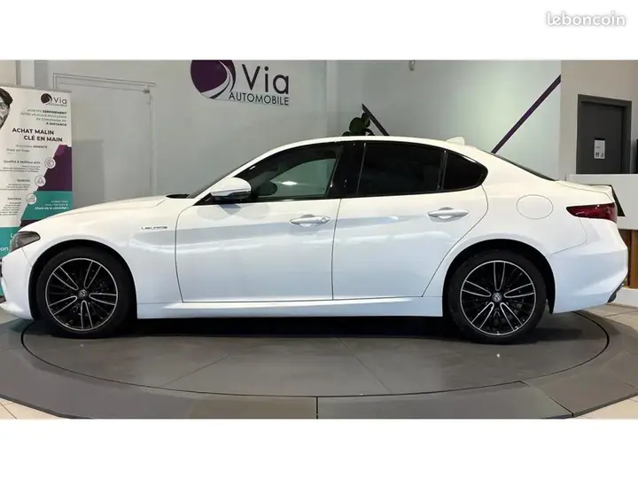 Alfa Romeo Giulia 2018 photo 2