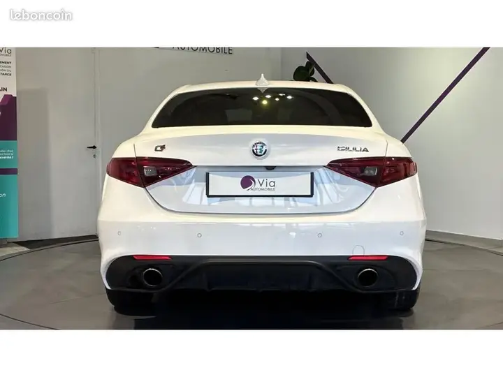 Alfa Romeo Giulia 2018 photo 4
