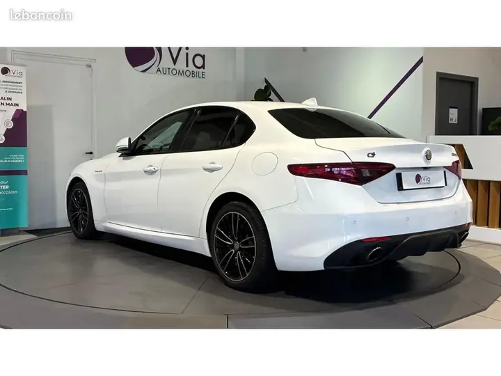 Alfa Romeo Giulia 2018 photo 3
