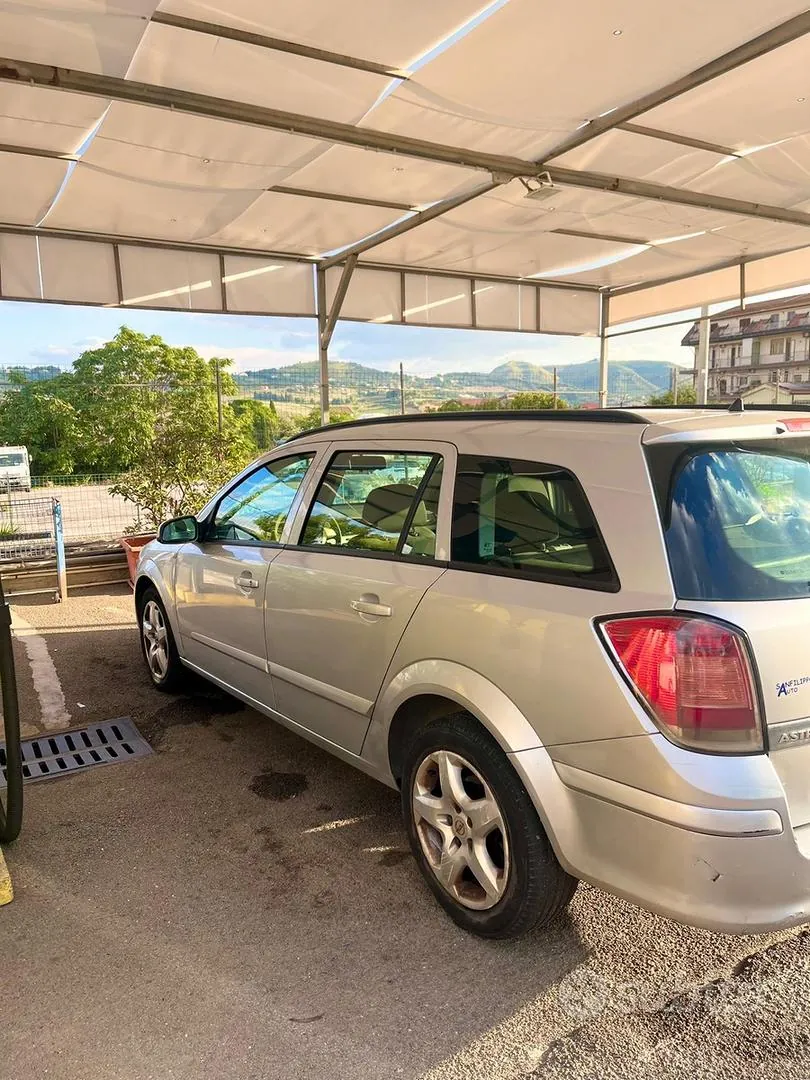 Opel Astra 2008 photo 3