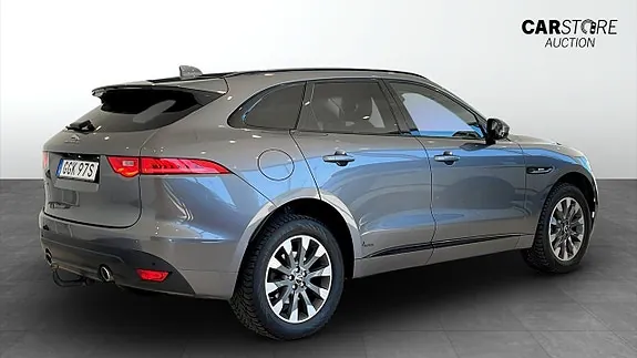Jaguar F-Pace 2018 photo 2