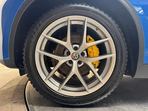 Alfa Romeo Stelvio 2019 photo 2