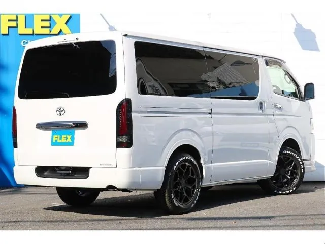 Toyota Hiace Bus 2023 photo 2