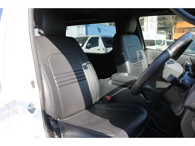 Toyota Hiace Bus 2023 photo 4