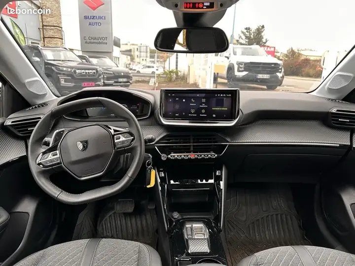Peugeot 208 2024 photo 3
