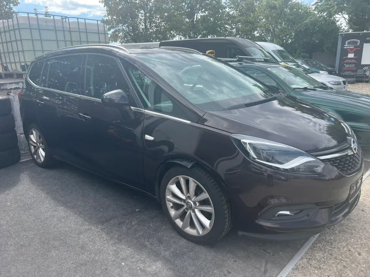 Opel Zafira Tourer 2017 photo 3
