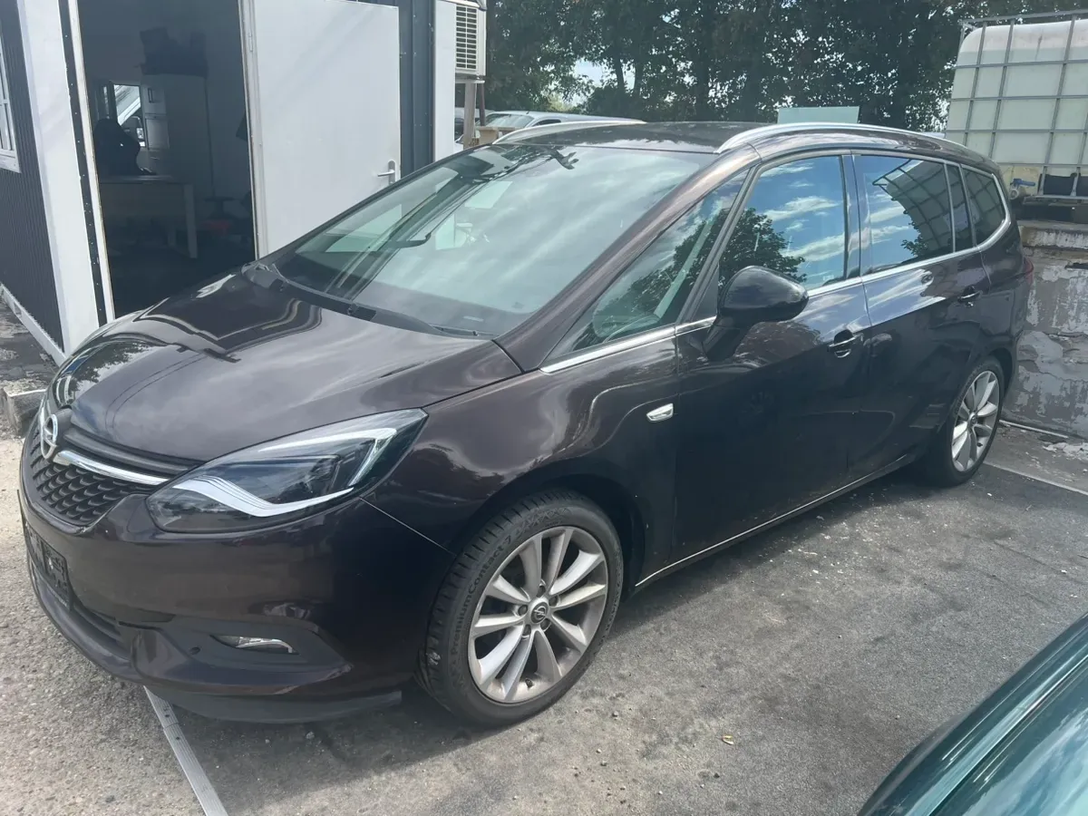 Opel Zafira Tourer 2017 photo 2