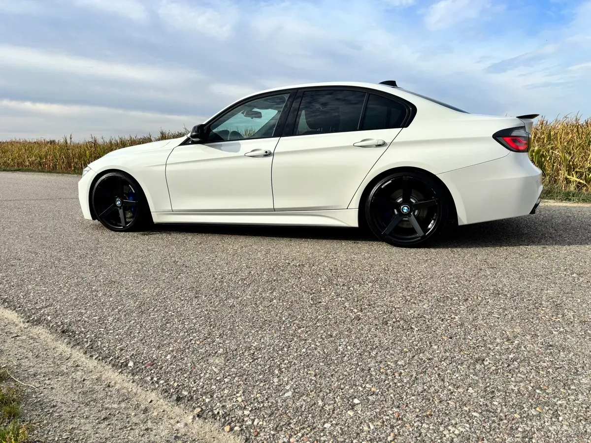 BMW 3 Series 2013 photo 3
