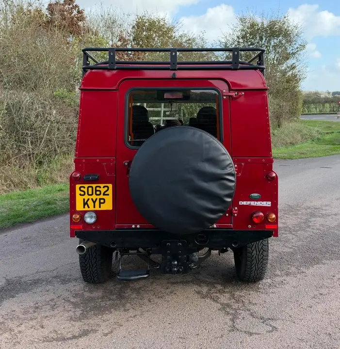 Land Rover Defender 110 2012 photo 4