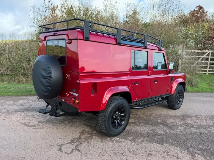Land Rover Defender 110 2012 photo 3