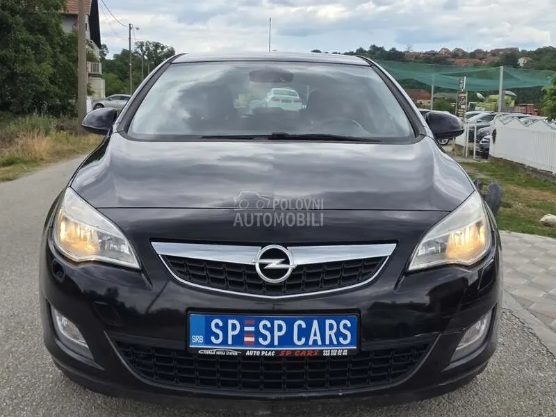 Opel Astra J