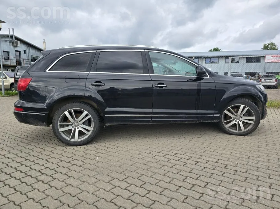 Audi Q7 2010 photo 3