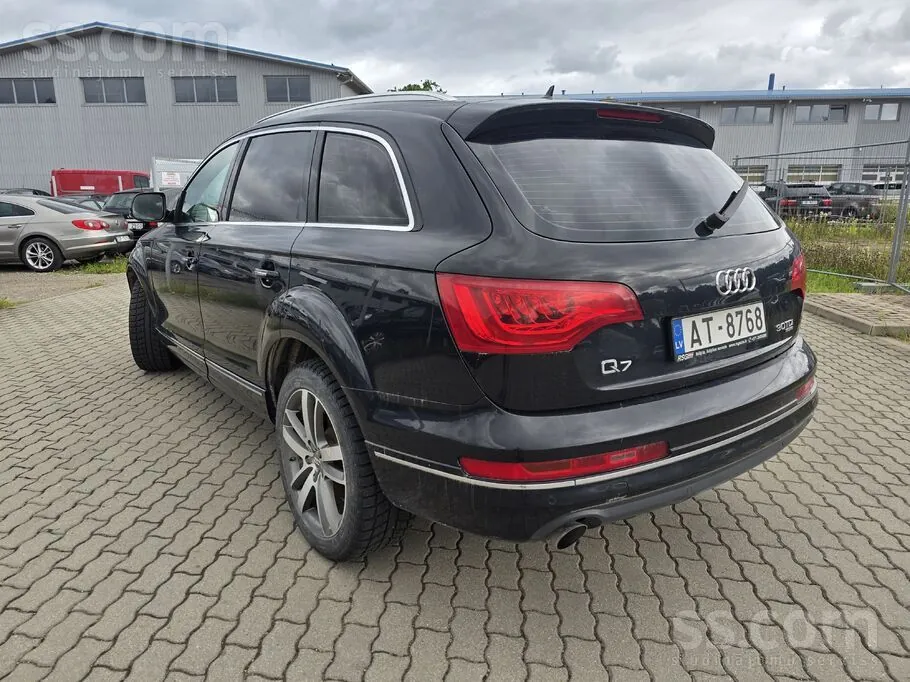Audi Q7 2010 photo 5