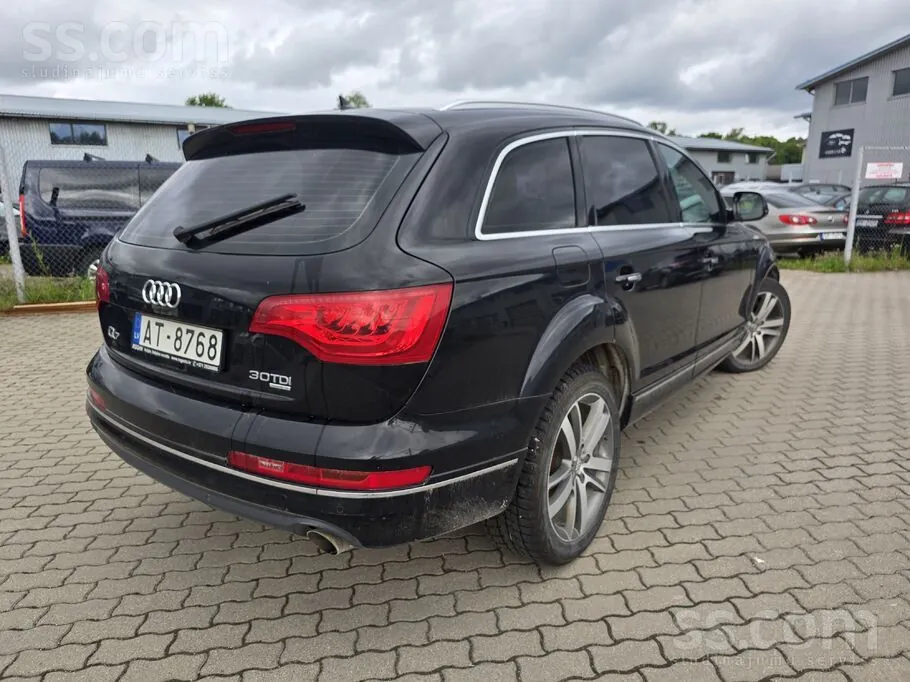 Audi Q7 2010 photo 4
