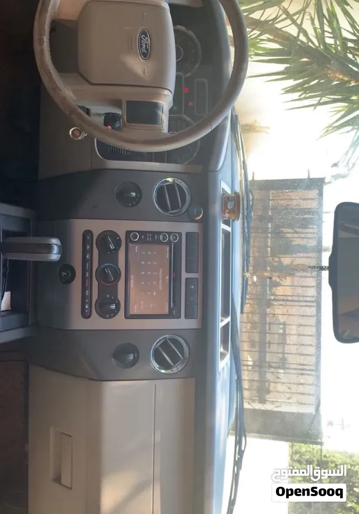 Ford Expedition 2011 photo 3