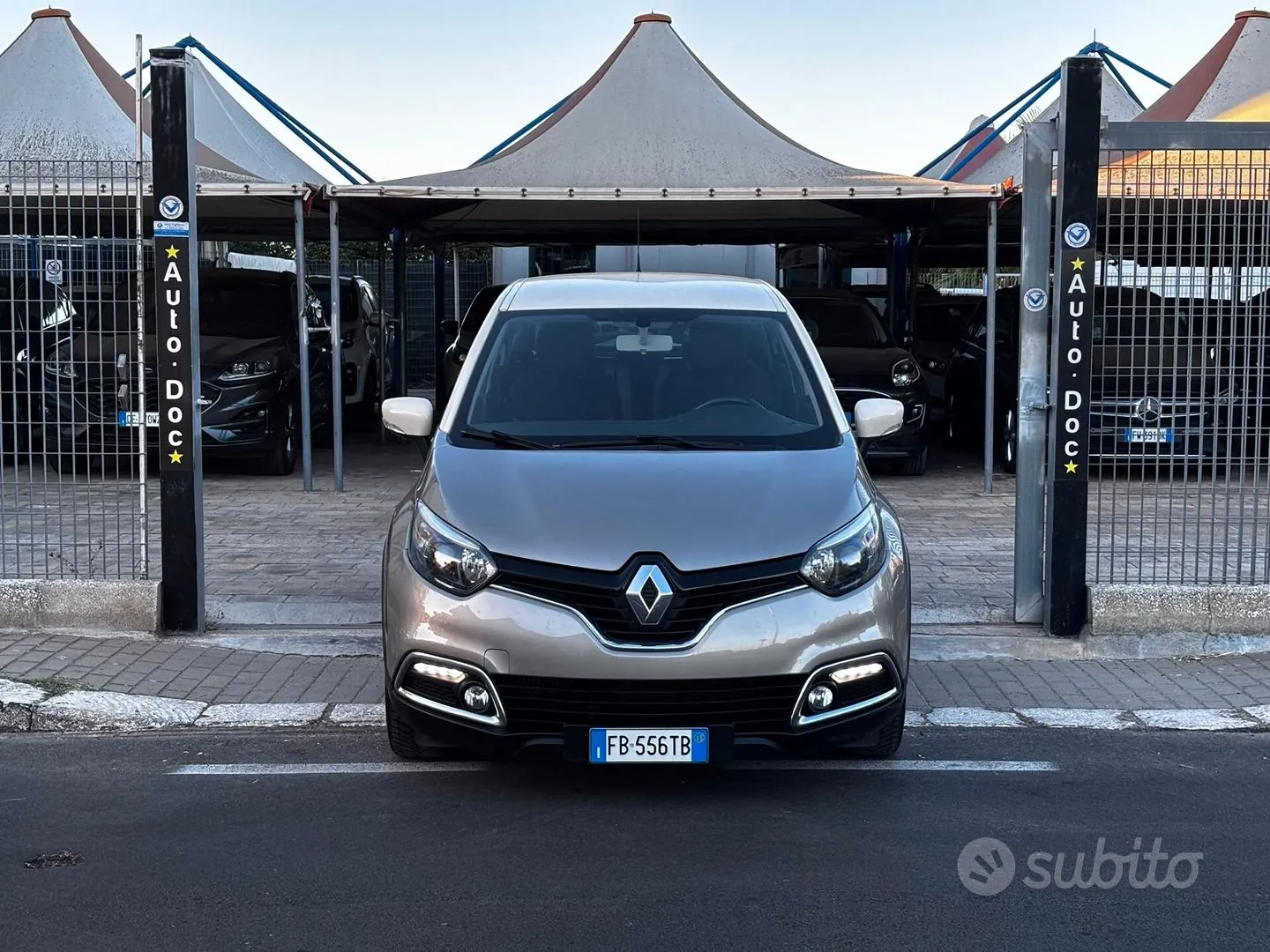 Renault Captur 2015 photo 2
