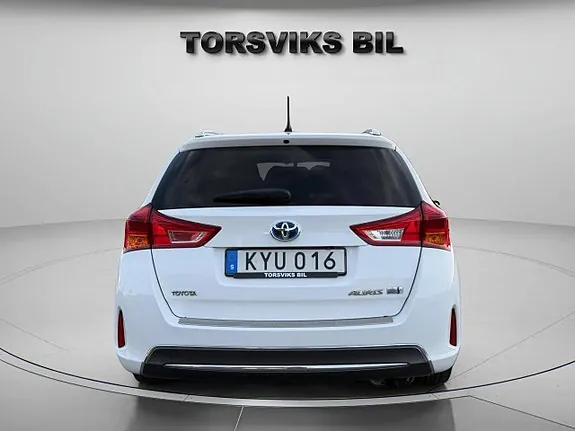 Toyota Auris 2015 photo 3