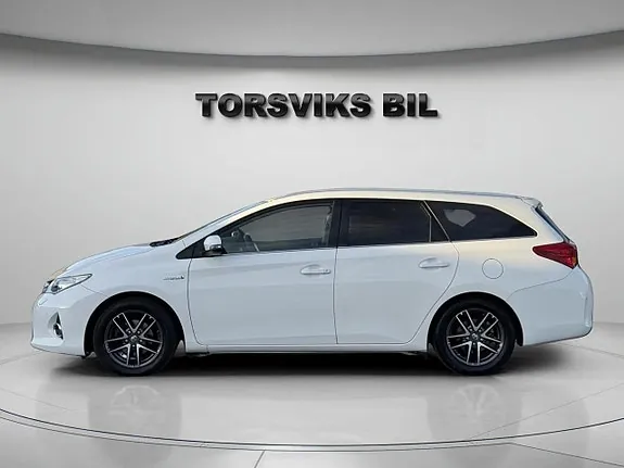 Toyota Auris 2015 photo 2