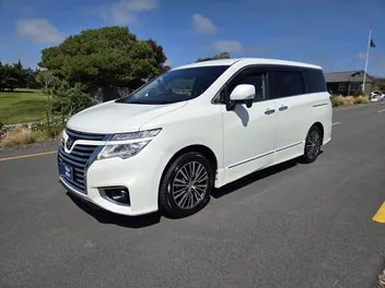 Nissan Elgrand 2017 photo 4
