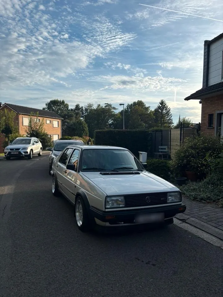 Volkswagen Jetta 2