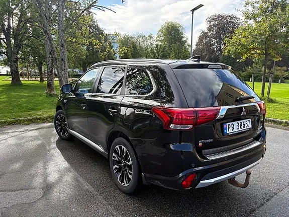 Mitsubishi Outlander 2016 photo 2