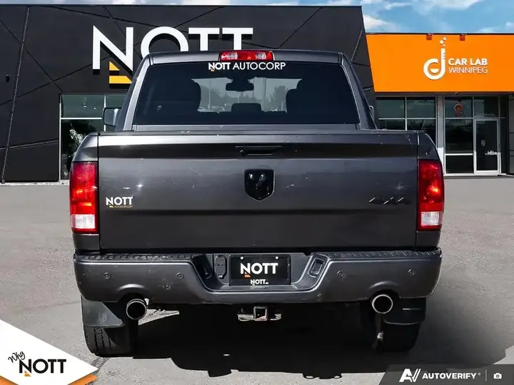 Ram 1500 Classic Crew Cab 2022 photo 5