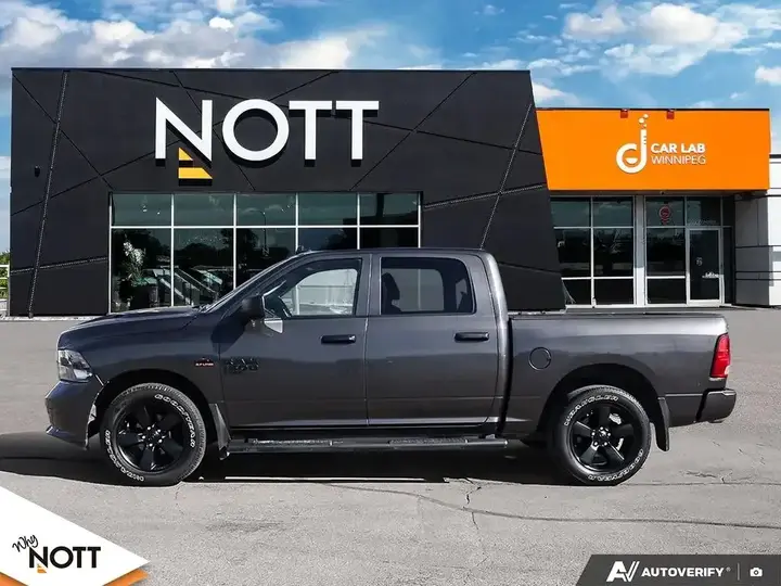Ram 1500 Classic Crew Cab 2022 photo 3