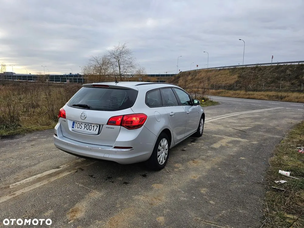 Opel Astra 2013 photo 5