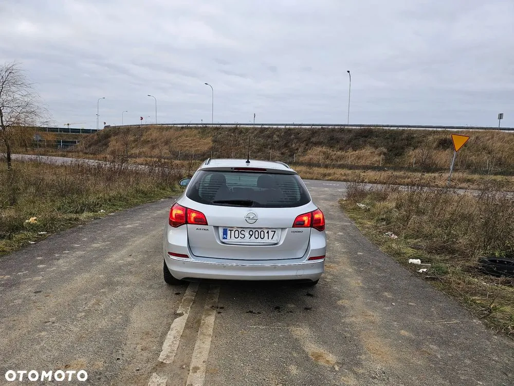 Opel Astra 2013 photo 4