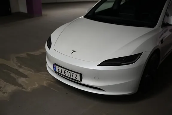 Tesla Model 3 2024 photo 4