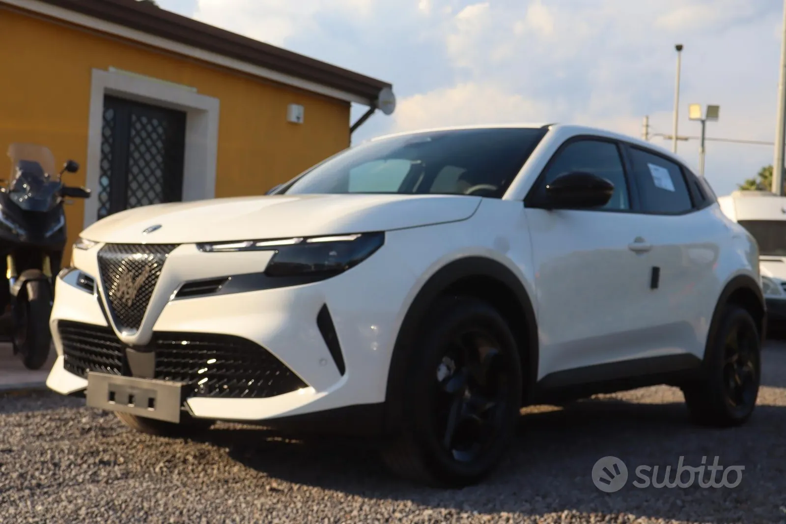 Alfa Romeo Junior 2022 photo 2