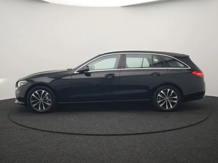 Mercedes-Benz C-Class 2023 photo 2