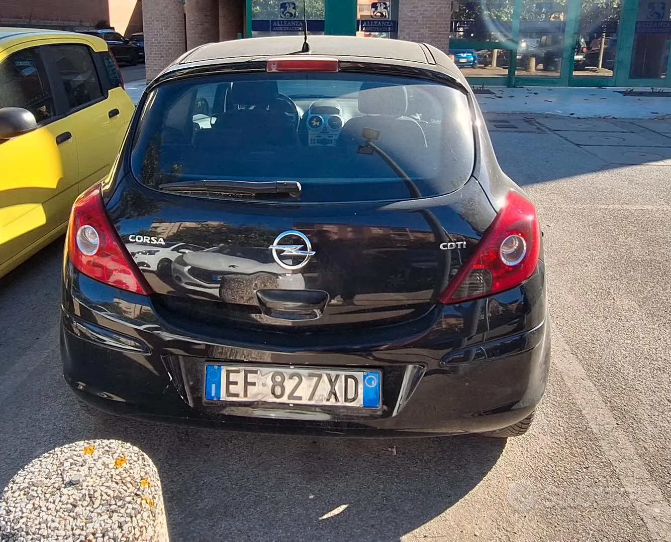 Opel Corsa 2011 photo 2