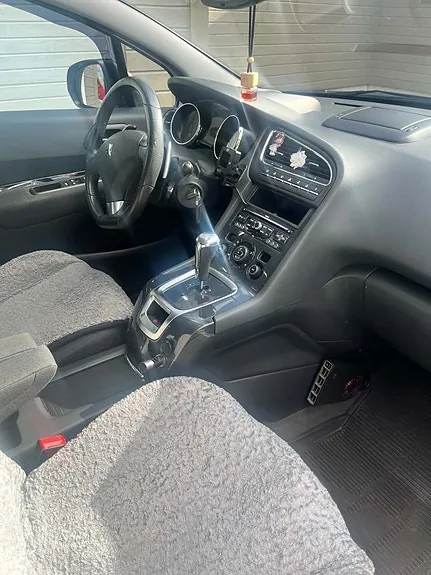 Peugeot 5008 2012 photo 5