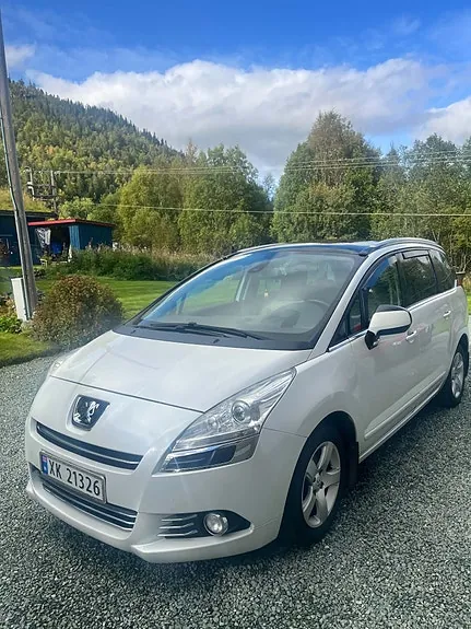 Peugeot 5008 2012 photo 4