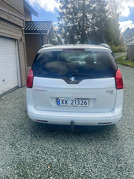 Peugeot 5008 2012 photo 2