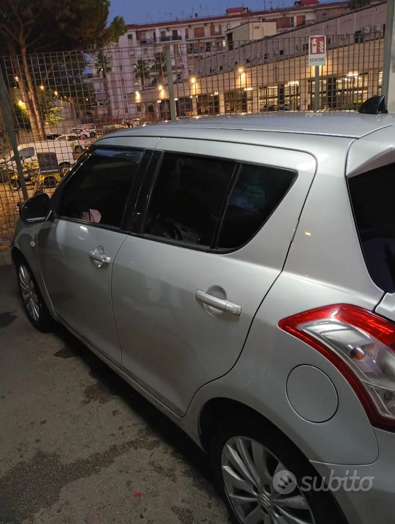 Suzuki Swift 2011 photo 2